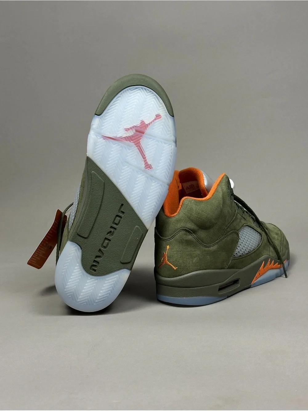Jordan premium olive
